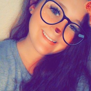 Meet your Posher, Roxanne